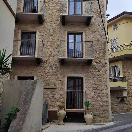 La Casa Delle Rondini Guest house Baunei
