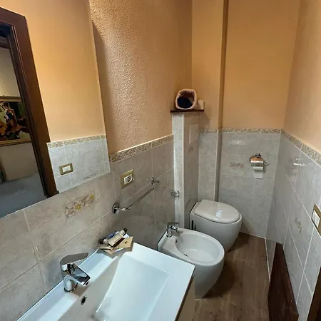 Konukevi La Casa Delle Rondini 3*