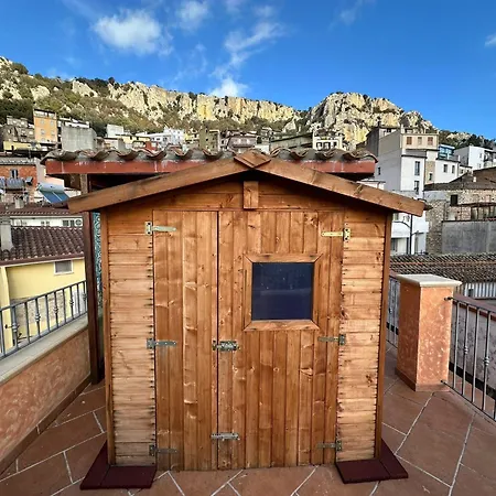 Konukevi La Casa Delle Rondini 3*