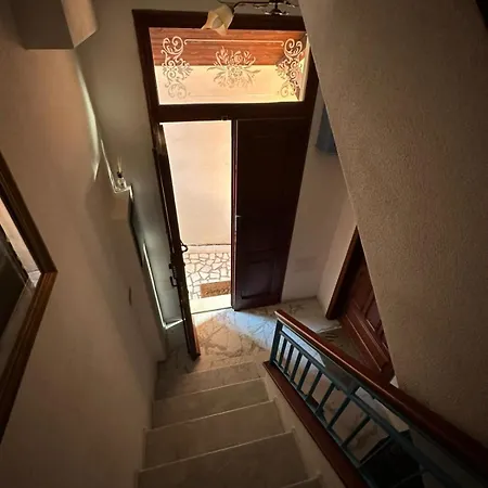 Konukevi La Casa Delle Rondini 3*